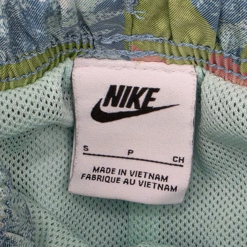 Nike Mens Tropical Floral Swim Trunks Blue Pink Green Mesh Lined Small‎
